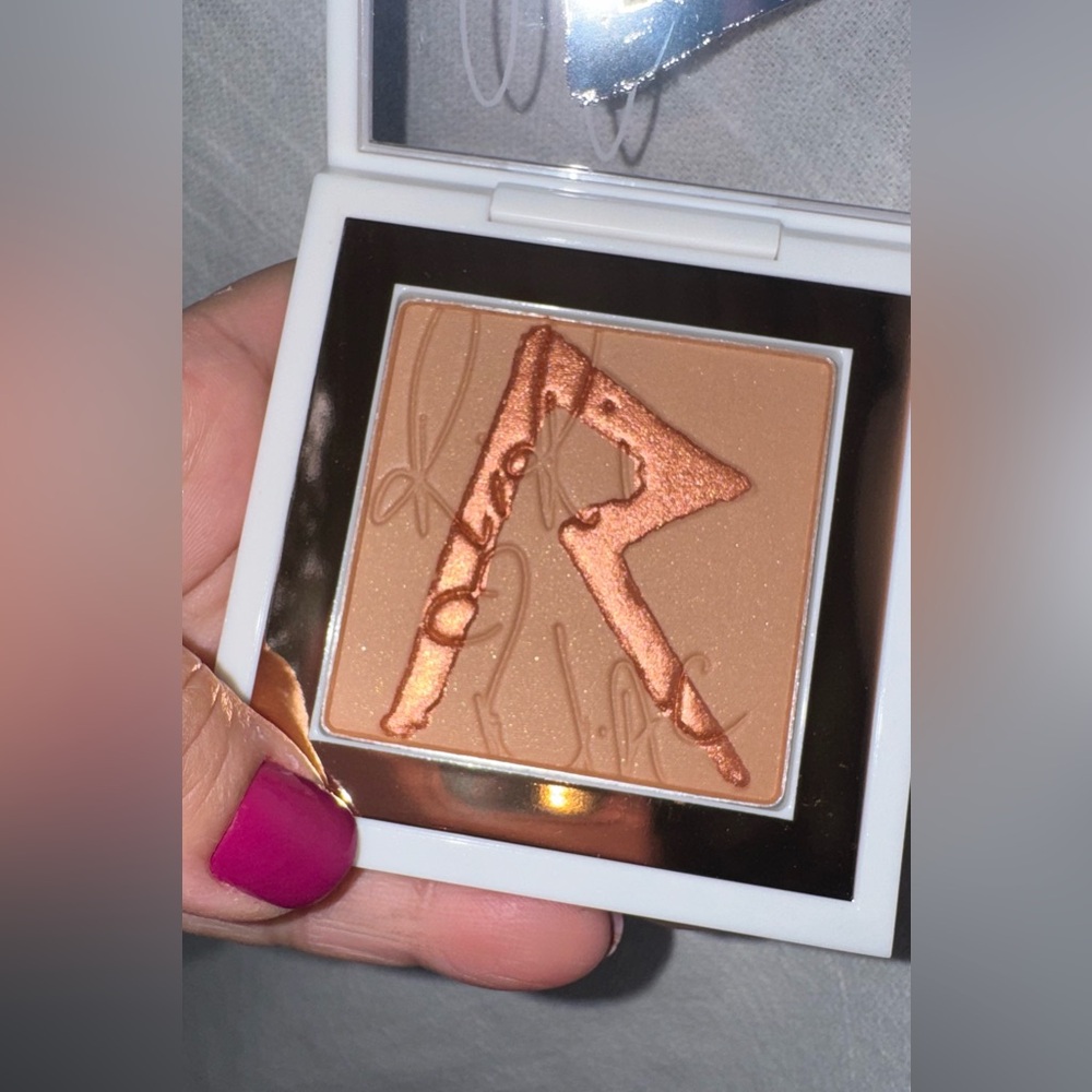 MAC x RiRi - Love, Rihanna Bronzing Powder✨LIMITED EDITION / Sold Out Bronzer! - Picture 4 of 10